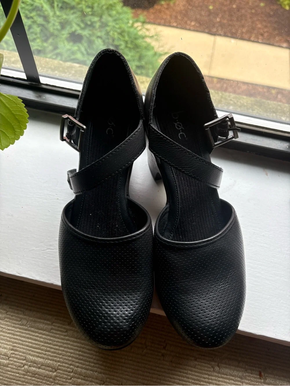 b.o.c. Black Perforated Gia wedges clogs size 9
